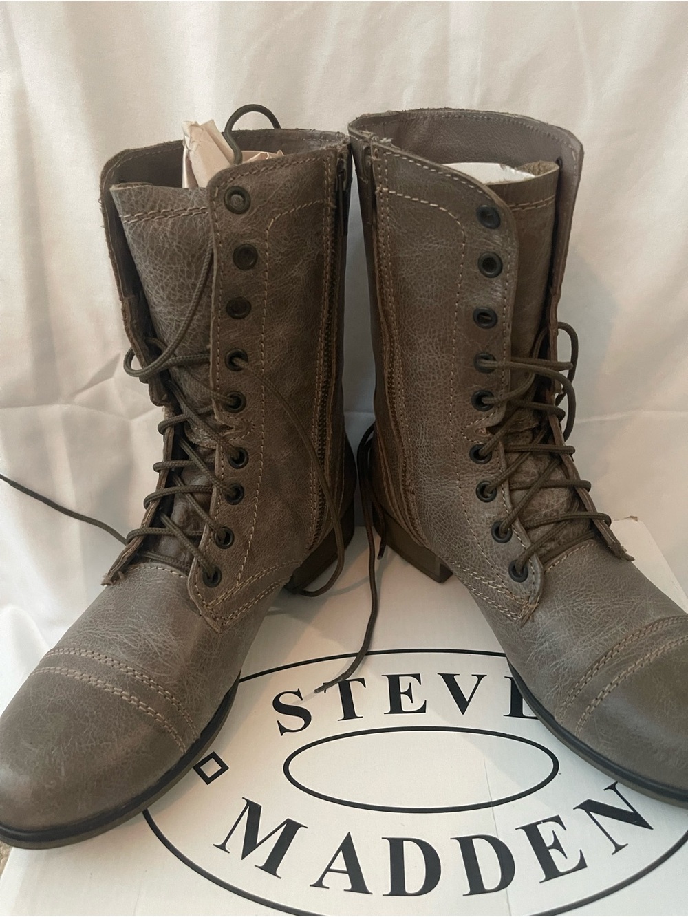 Steve Madden Olive Brown Lace-Up Troopa Combat Boots Size 8.5 Womens